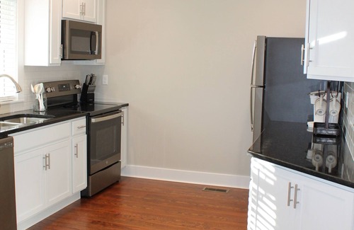 Williamstown Bed & Breakfast | Old Glory - NEWER LISTING/FULLY RENOVATED