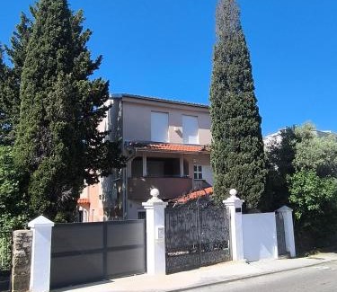 Selce House | Old House - Ferienhaus