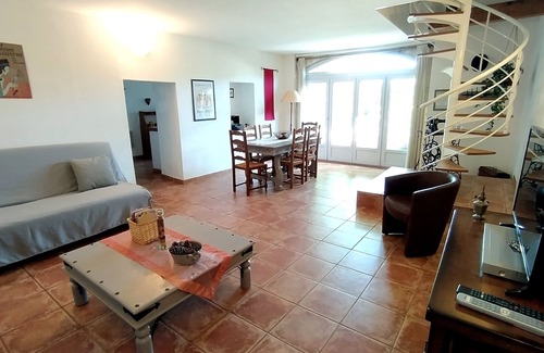 Cabannes Cottage | Old Mas in Provence with swimming pool