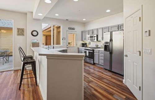 Southern Crossing House | Old Mill Magic townhouse