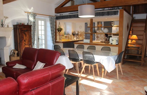 Saint-Pierre-de-Cole House | Old mill on the banks of the Cole