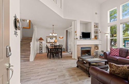 Southern Crossing House | Old Mill Proxi townhouse