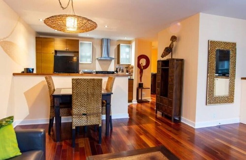 Ville-Marie Apartment | Old Montreal Luxury Quiet Apartment