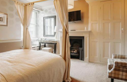Wellington Hotel | Old Orleton Inn