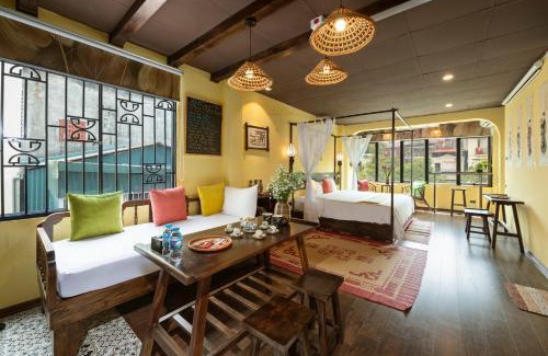 Hoan Kiem House | Old Quarter Art Boutique Family Suite Railside Respite