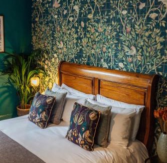 Putley Hotel | Old Rectory House, Redditch