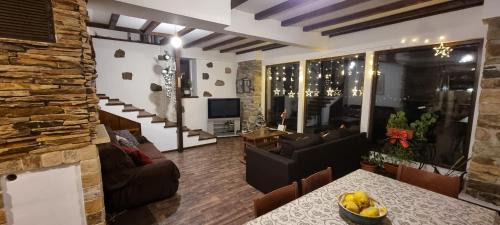Dalgopo House | Old Stead Villa