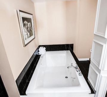 Fallsview Hotel | Old Stone Inn Boutique Hotel