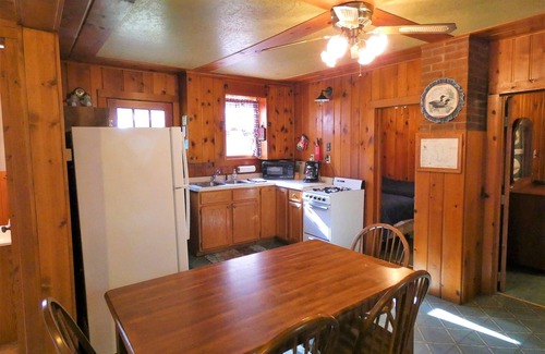 Arbor Vitae House | Old Stoney's Musky - Pet Friendly