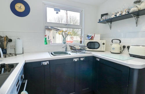Malltraeth Cottage | OLD TOLLGATE, pet friendly, character holiday cottage in Llangefni