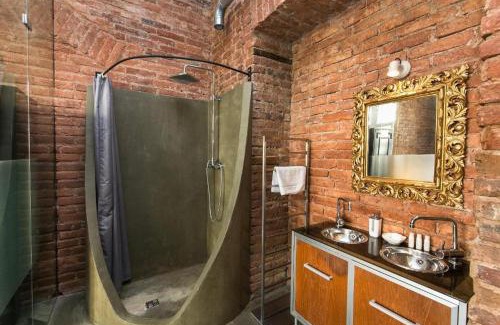 Stare Mesto Apartment | OLD TOWN - 4 Room 2 Bathroom Apartment