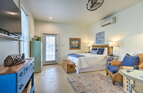 Old Town Apartment | Old Town Getaway, Walk to Shopping, Dining, and Bay!