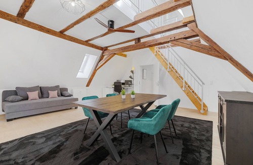 Sudost Old Town Apartment | Old town loft | parking lot | home cinema