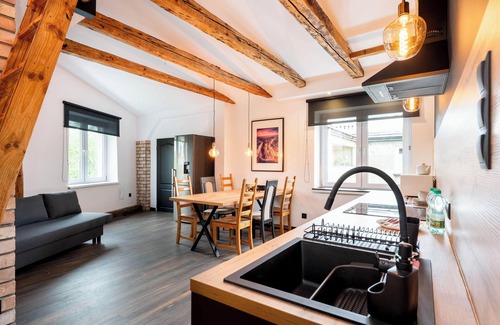 Wesoła Zachod Apartment | Old Town Wooden Loft Apartment