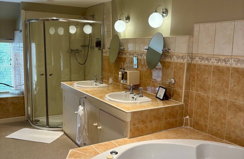 Lyddington Hotel | Old White Hart