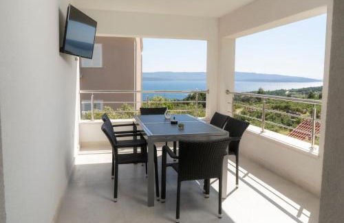 Bol Apartment | Olive & Almond Apartment