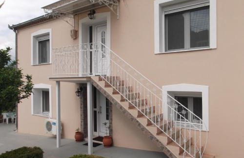Kastraki Apartment | Olive Grove
