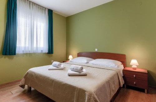 Petrcane Apartment | Olive Maris