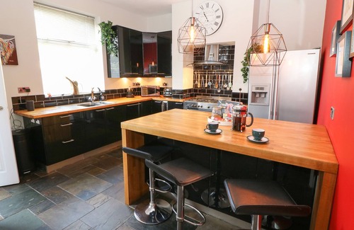 Honley Cottage | OLIVE TREE COTTAGE, pet friendly, character holiday cottage in Honley