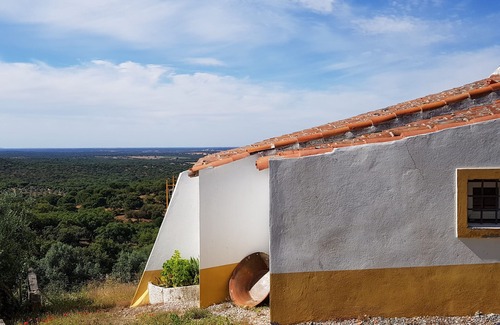 Estremoz Cottage | Olive Tree Cottage set in the Quinta de Evoramonte