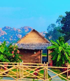 Sanapur House | Om Shanti Om Home Stay & Cafe Hampi