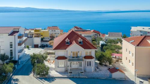 Tice Apartment | OMIŠ Dream house Blue sky