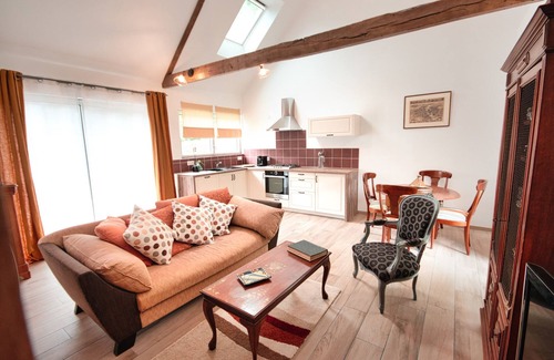 Perret Cottage | On a 3-hour property, in the heart of the forest, the Gites du Lety await you