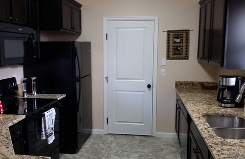 Poncha Springs House | On Bike Path, Walk to Coffee/Brewery, Room For Your Family, BBQ Grill on Porch