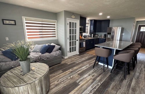 Elwood Cabin | "On Lake Time" Cabin