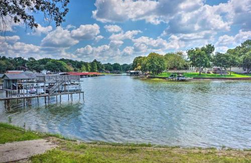 Gun Barrel City House | On-Site Boat Launch Gun Barrel City Lake House