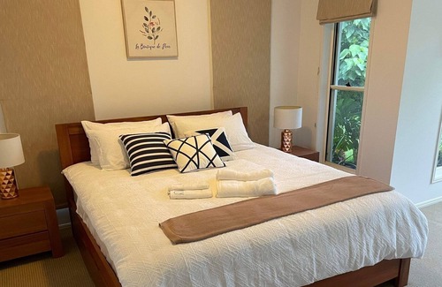 Valdora House | On the 11 th January I broke my ankle in 3 places . Guests were shocked !