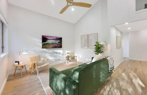 Grange Apartment | On the Brook - Private 2 bed + loft and pool