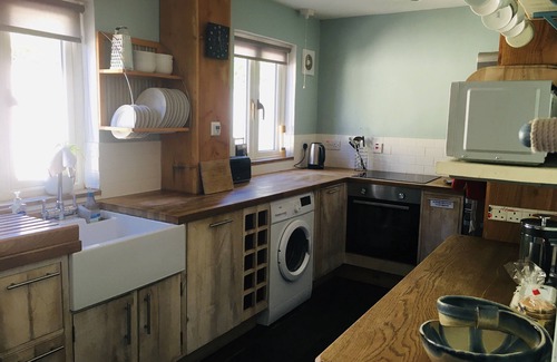 Castlemartin Cottage | On the coast path to Pembs Premier surf Beach and Pembroke castle