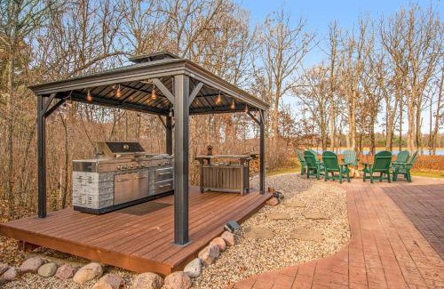 Necedah House | On the Lake at Castle Rock