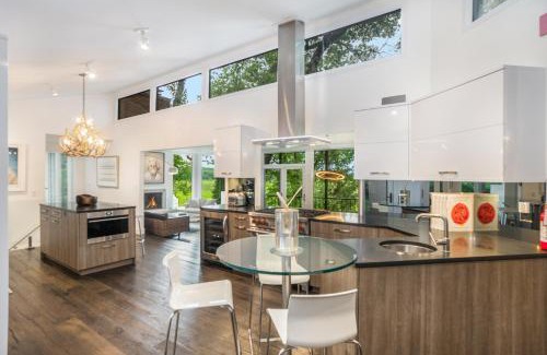 Saugatuck House | On the Riverfront
