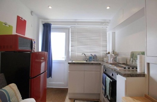 Seaford Apartment | One bed apartment near beach