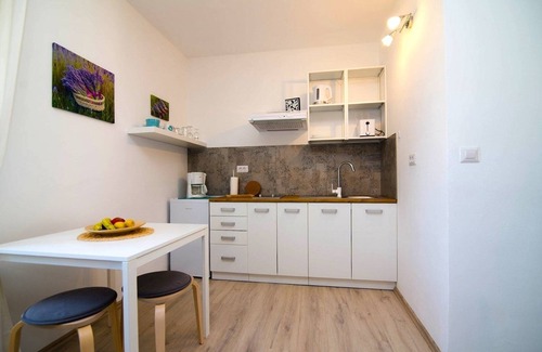 Veli Losinj Apartment | One bedroom apartment with terrace Veli Lošinj, Lošinj (A-19801-b)