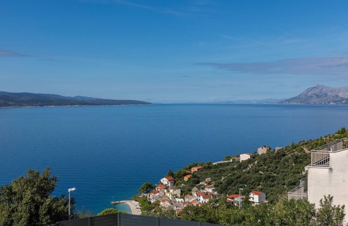 Krvavica Apartment | One bedroom apartment with balcony and sea view Krvavica, Makarska (A-23540-a)