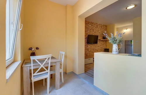 Cove Murtar Apartment | One bedroom apartment with terrace Mali Lošinj, Lošinj (A-3441-b)