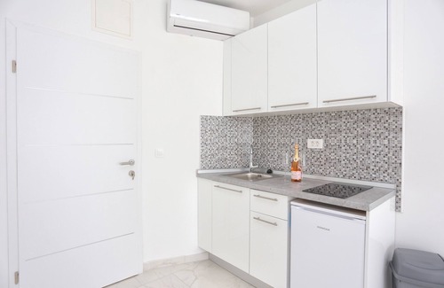 Zivogosce Apartment | One bedroom apartment near beach Živogošće - Porat, Makarska (A-18150-b)