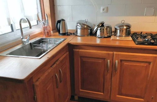 Buea Apartment | One-Bedroom Apartment 3 - Akhard Hausnn