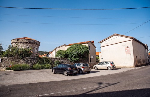 Lokev Apartment | One bedroom apartment for 3 in Guesthouse Muha