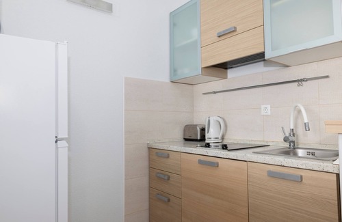 Ratac Apartment | One bedroom apartment with balcony and sea view Makarska (A-6632-a)