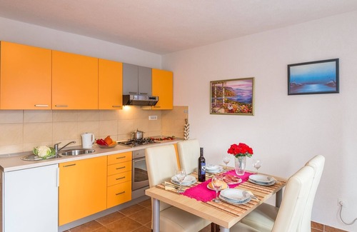 Bili brig Apartment | One bedroom apartment with terrace Makarska (A-12336-a)