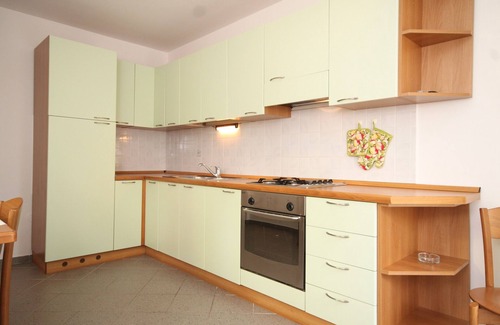 Nerezine Apartment | One bedroom apartment with terrace Nerezine, Lošinj (A-2518-c)
