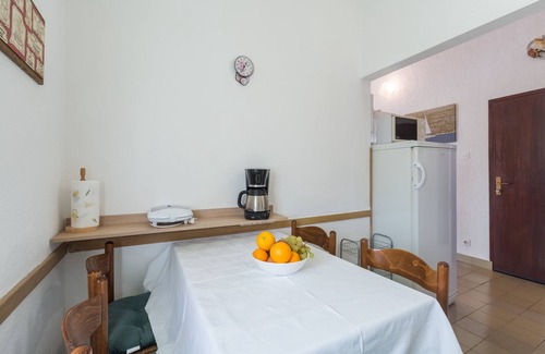 Karigador Apartment | One bedroom apartment with terrace and sea view Karigador, Novigrad (A-2534-a)