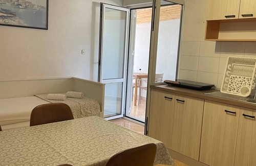 Blato Apartment | One bedroom apartment with terrace and sea view Živogošće - Blato, Makarska (A-22253-g)