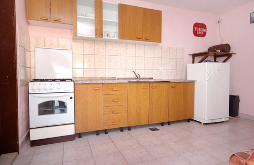 Gdinj Apartment | One bedroom apartment near beach Cove Tvrdni Dolac, Hvar (A-2997-b)