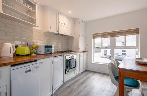 Kenmare Apartment | One bedroom apartment to sleep 2 in the heart of Kenmare town