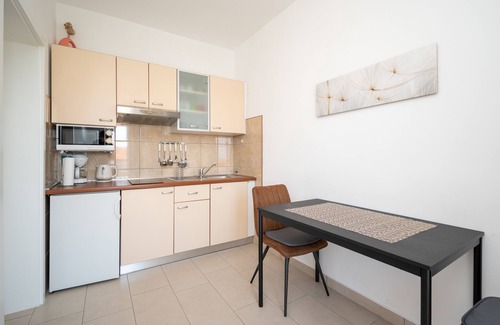 Novalja Apartment | One bedroom apartment with balcony and sea view Novalja, Pag (A-6317-d)